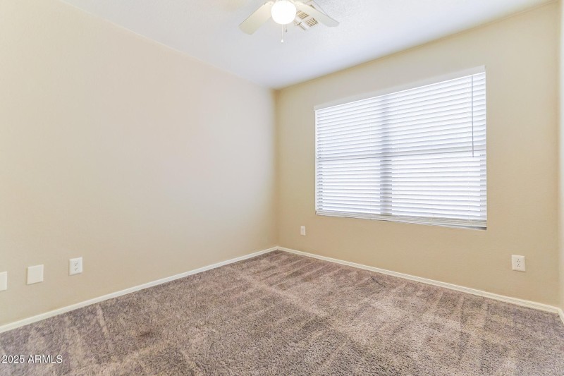 016-photo-bedroom-14762670