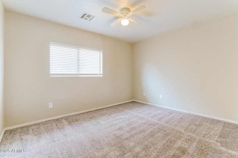 018-photo-bedroom-14762672