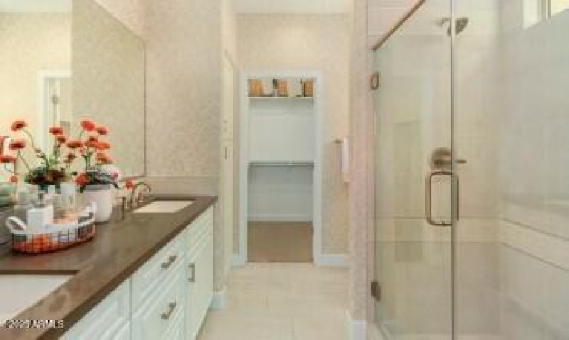 Cholla Villa Model Owners Bath