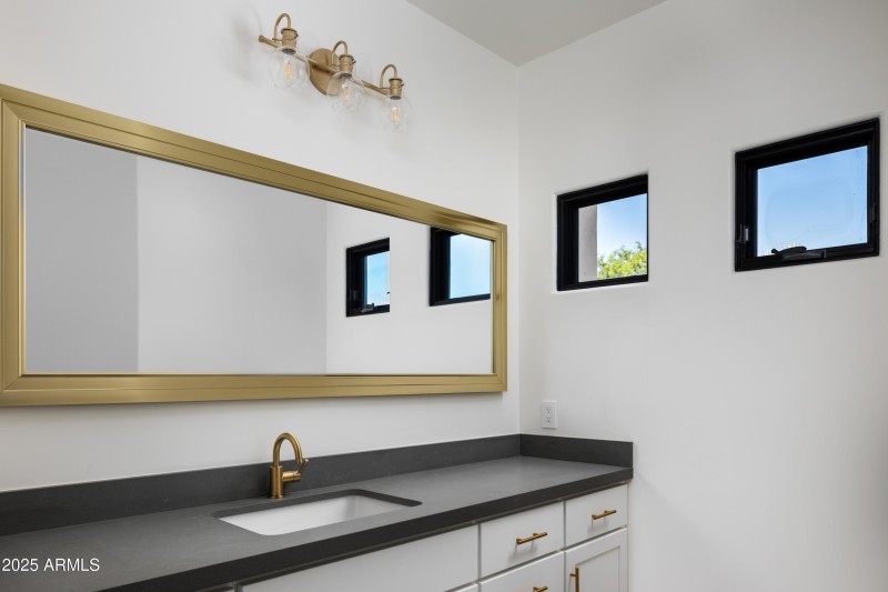 BEDROOM 5 EN-SUITE BATHROOM