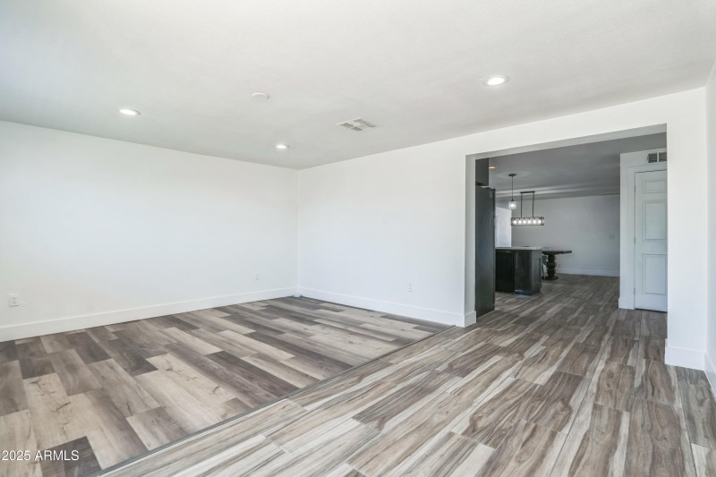 44053722_37_2217_E_Sheridan_St_Phoenix_A