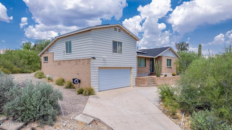 14 - 4980 Hillcrest
