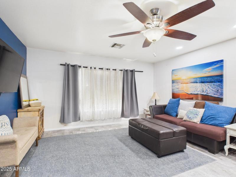 CAM03379G0-PR0145-STILL017