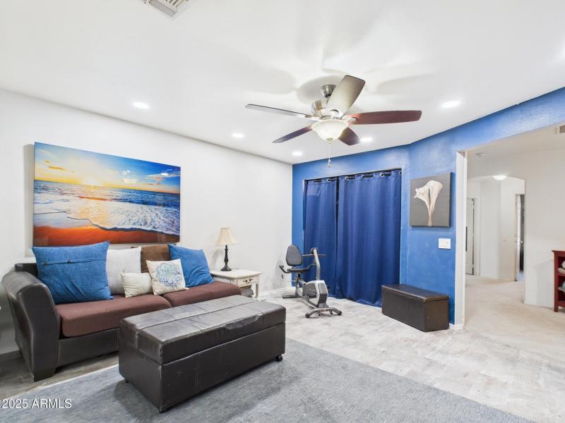 CAM03379G0-PR0145-STILL018