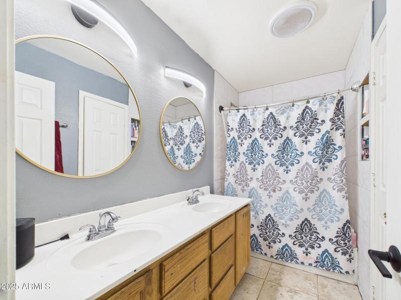 CAM03379G0-PR0145-STILL019