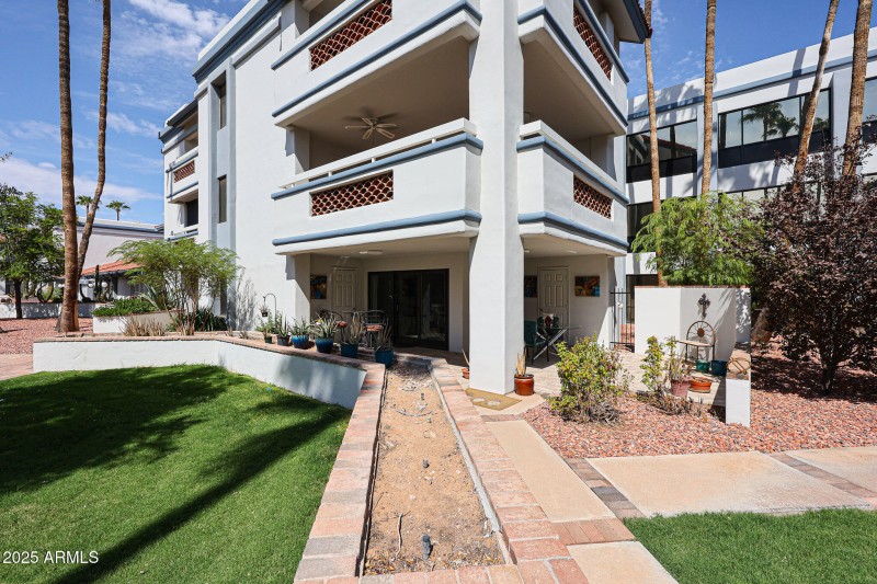 Ground Floor walkway to condo