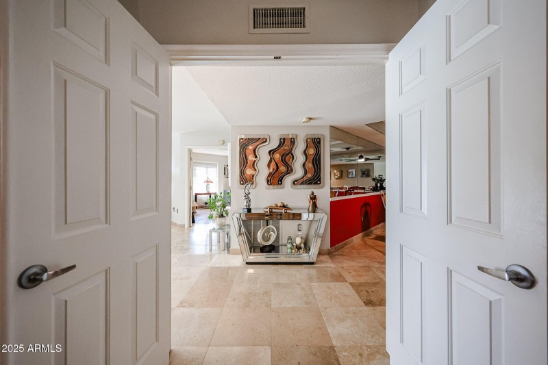 entrance to primary bedroom