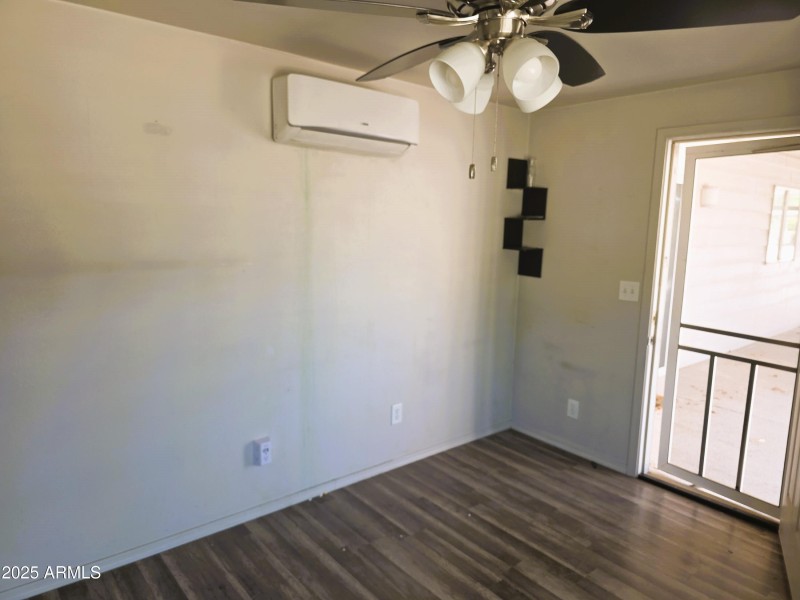 3rd bedroom with mini splict ac and sepa