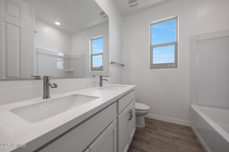 PHX_TV_Lot 2073_Currant_28868_Bath2