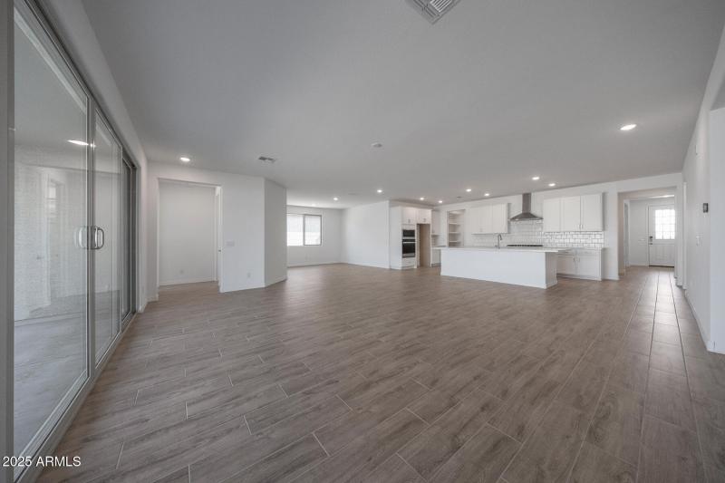 PHX_TV_Lot 2073_Currant_28868_Greatroom