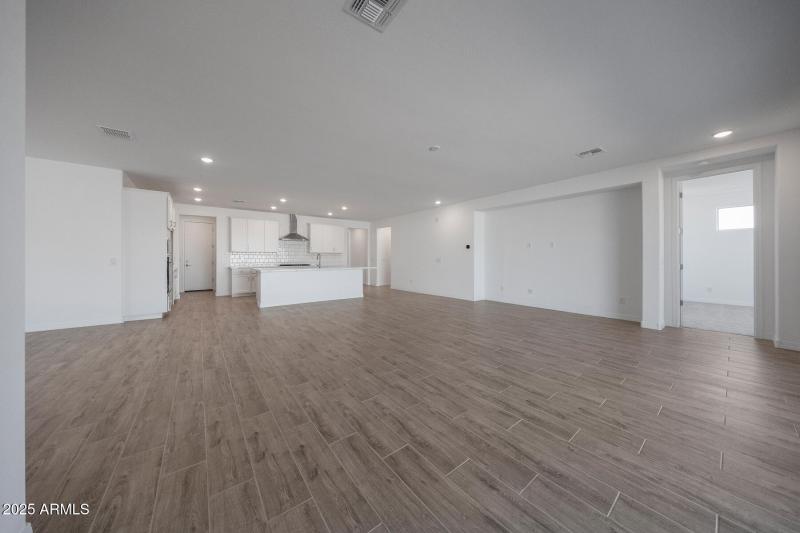 PHX_TV_Lot 2073_Currant_28868_Greatroom