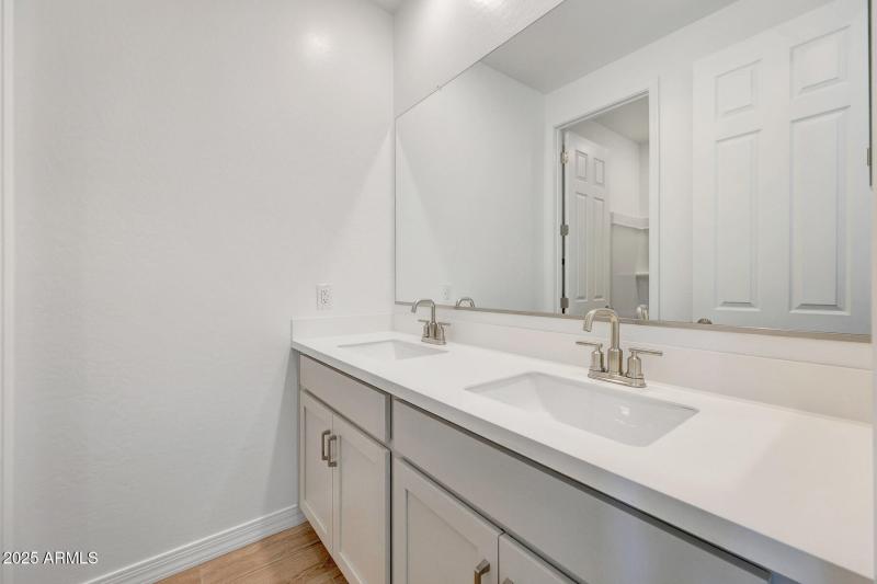 PHX_TierraVistoso_Lot 2074_Burgundy_2888