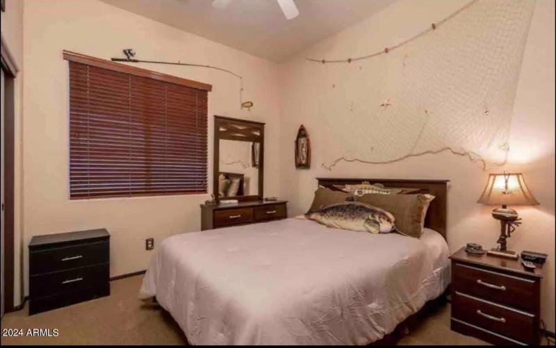 16 - 11060 W Jefferson St