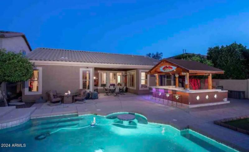 1 - 11060 W Jefferson St