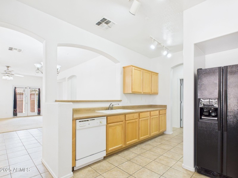 8-web-or-mls-CAM03379G0-PR0143-STILL007