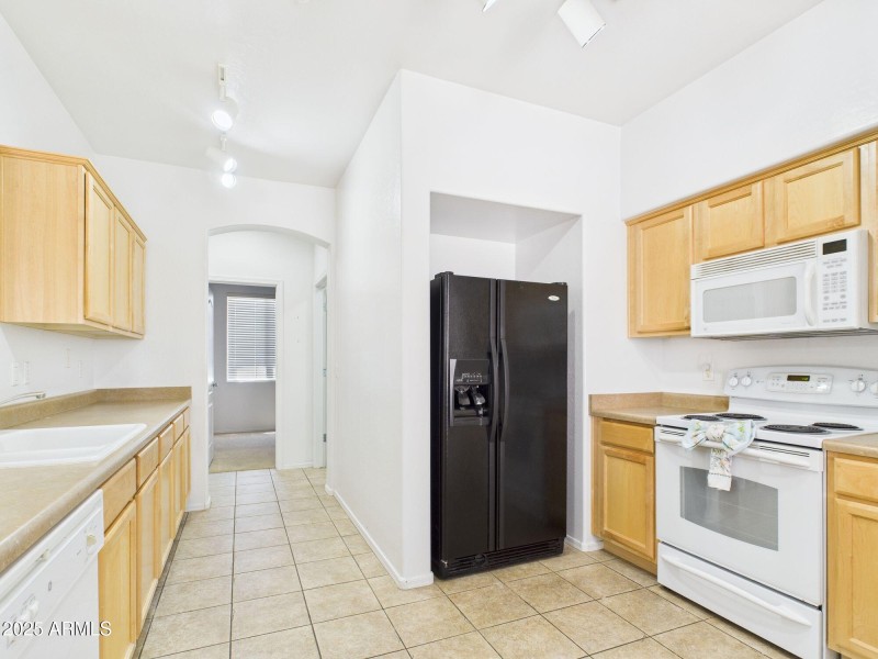 9-web-or-mls-CAM03379G0-PR0143-STILL008