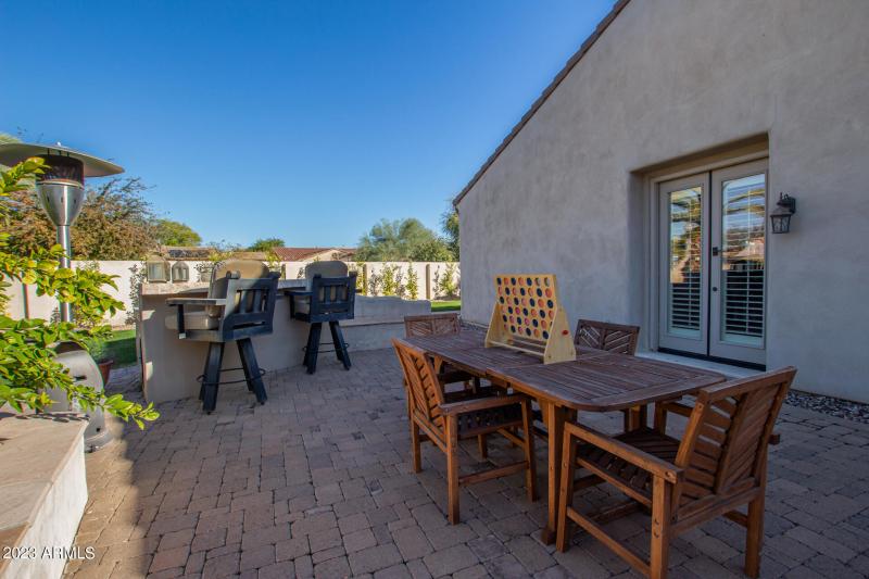 Side yard Grill and Fireplace