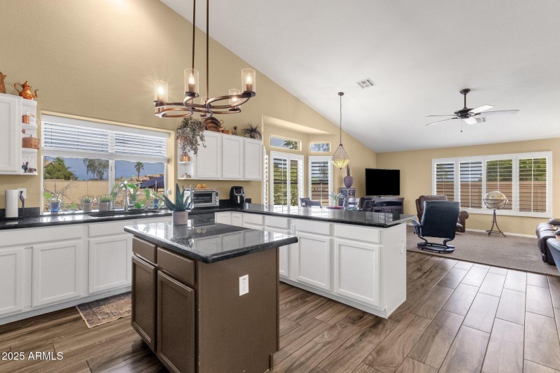 18-web-or-mls-16791-n-86th-dr