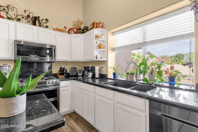 22-web-or-mls-16791-n-86th-dr