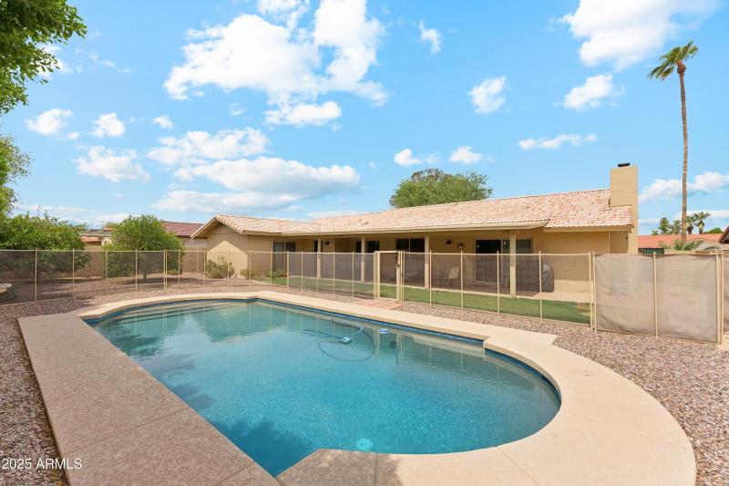 2715 backyard pool DL