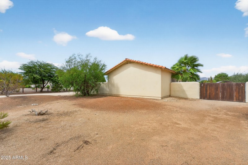 RV gate on side yard