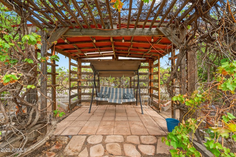 Backyard Garden Sitting area