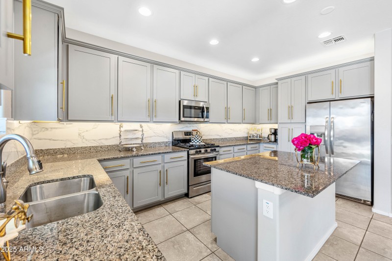 25218 N 143rd Ln-Surprise AZ 85387-36