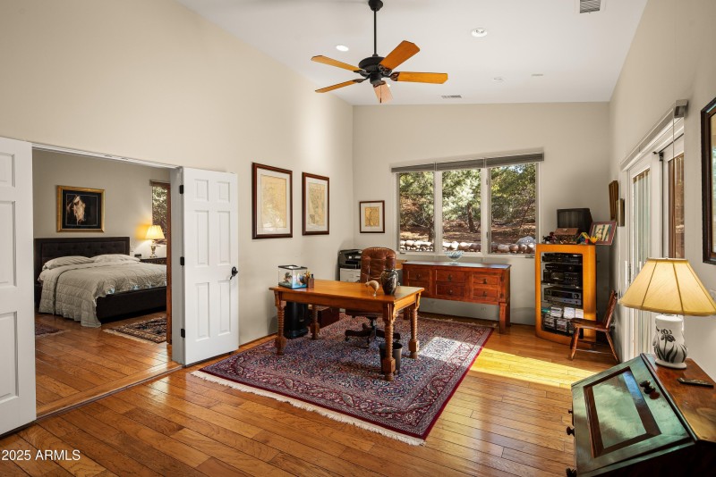 Large Office or Living Area - Copy