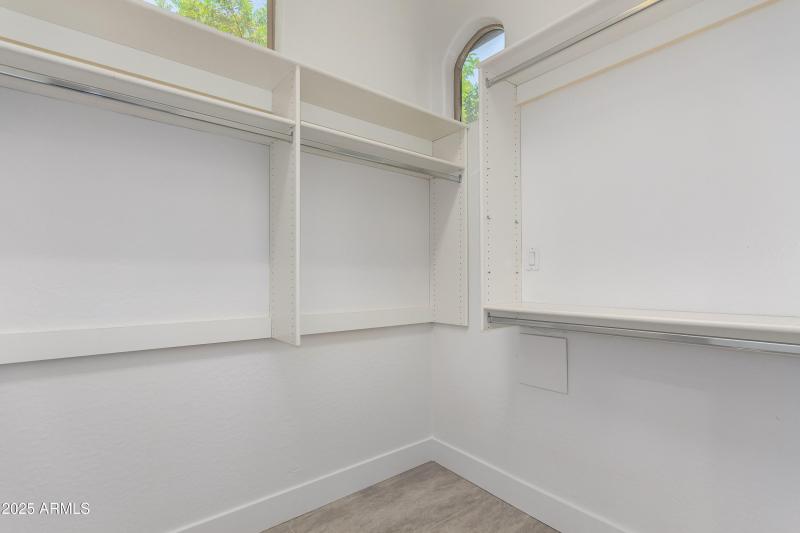 683c77_25 - Buckboard