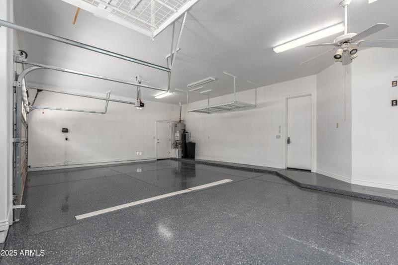 683c77_35 - Buckboard