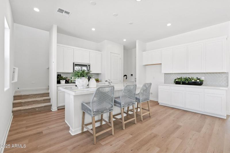 Kitchen W Island Seating