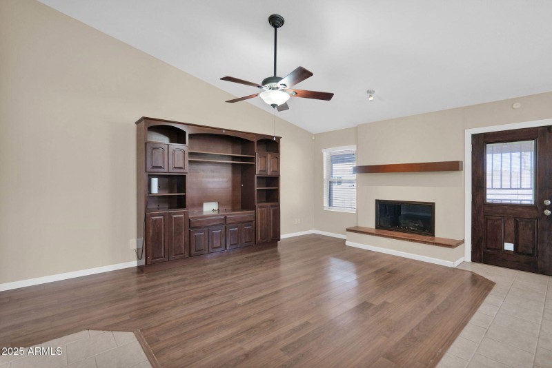 12-web-or-mls-P1281853