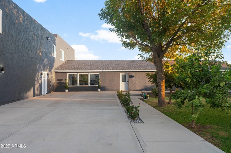 011-17735-E-Mews-Rd-12