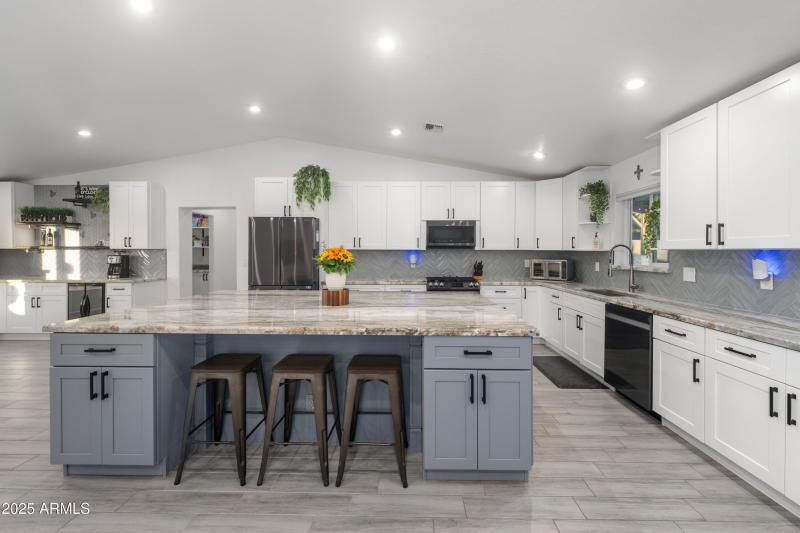 028-17735-E-Mews-Rd-29