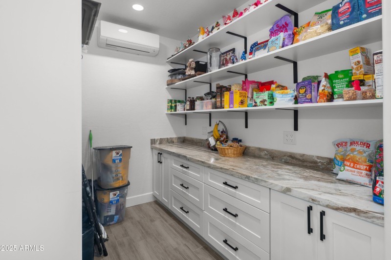 046-17735-E-Mews-Rd-47