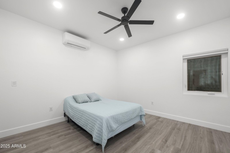 049-Guest Suite Bedroom