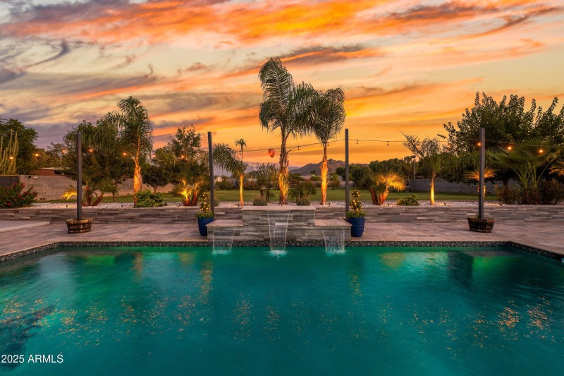 067-Backyard with veiw