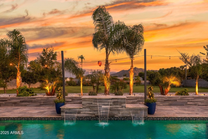 068-17735-E-Mews-Rd-69