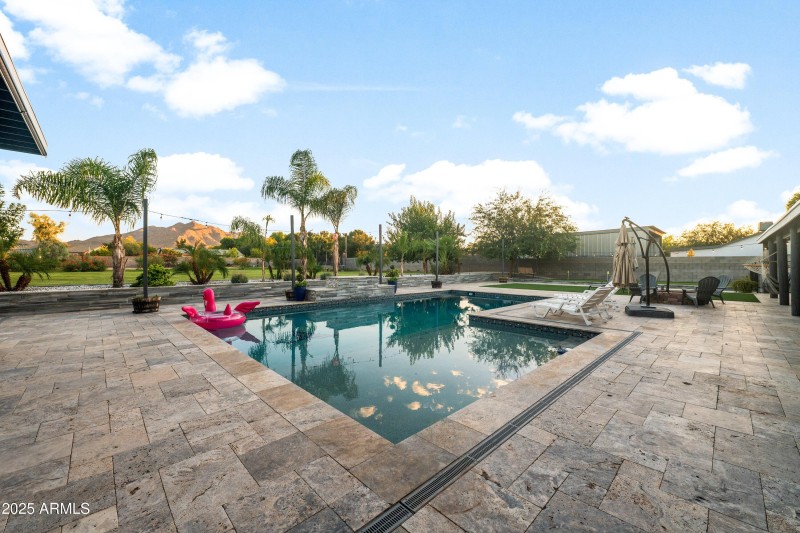 080-17735-E-Mews-Rd-81