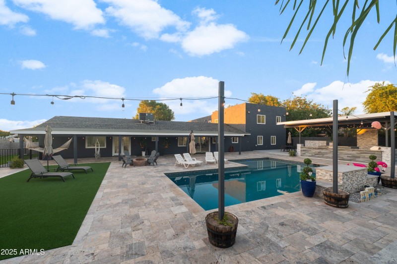 081-17735-E-Mews-Rd-82