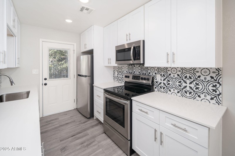 20250113_37-W-Medlock-Rd_06