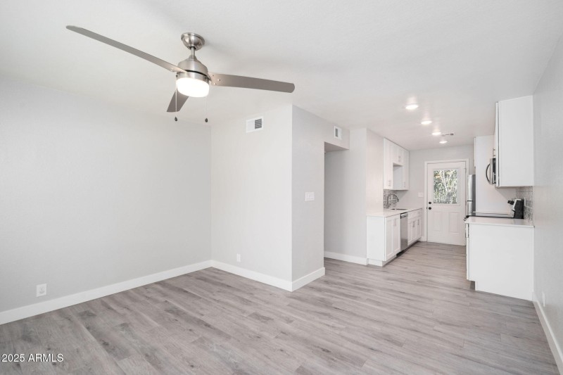 20250113_37-W-Medlock-Rd_08