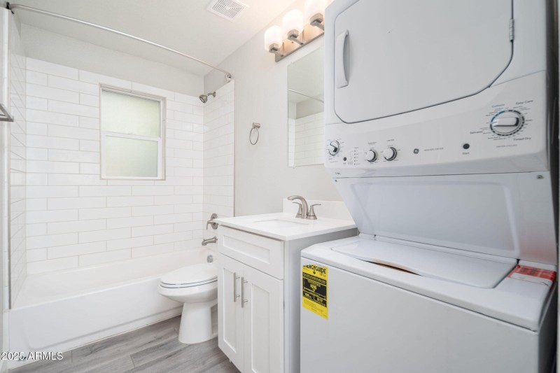 20250113_37-W-Medlock-Rd_05