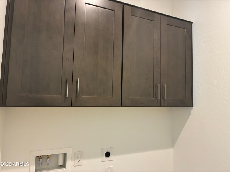 Laundry cabinets 500