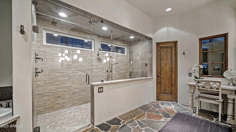 EXPANDED STEAM SHOWER