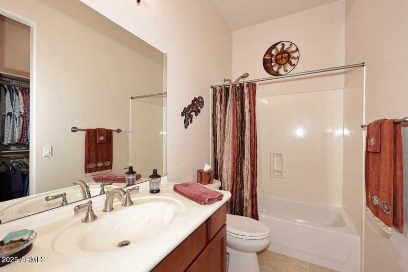 Guest Bedroom-Ensuite