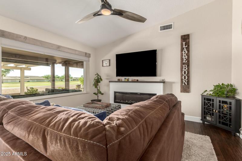 10 - Yellow Wood 2246