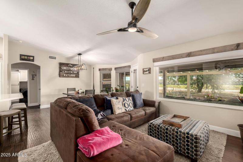 11 - Yellow Wood 2246