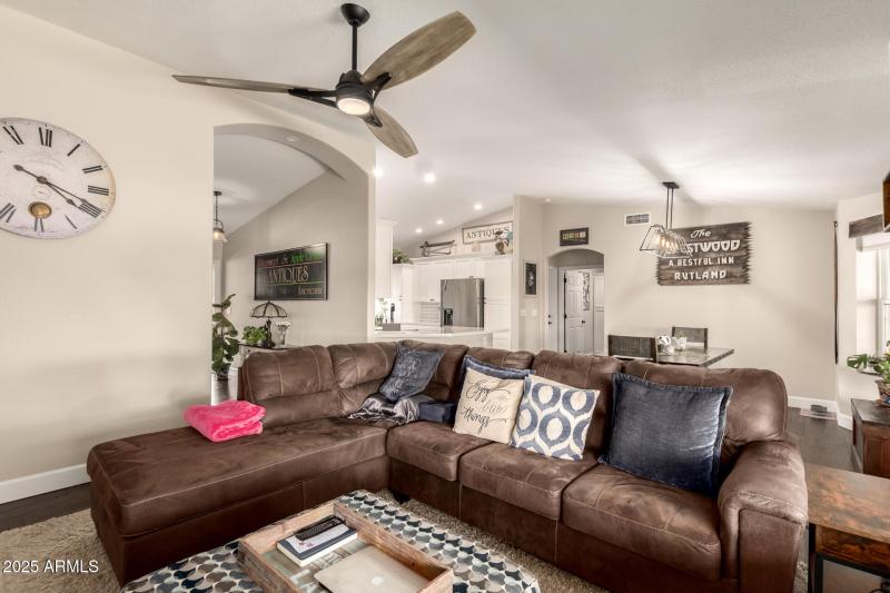 12 - Yellow Wood 2246