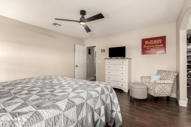 21 - Yellow Wood 2246